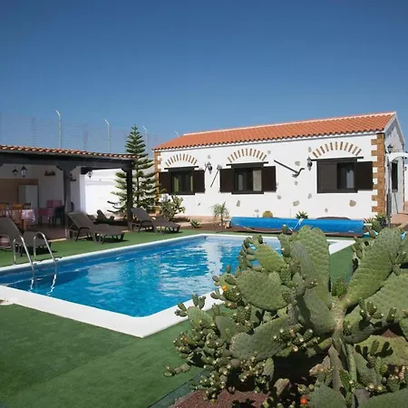 Villa With 4 Bedrooms In Las Palmas With Wonderful Mountain View Private Pool Enclosed Garden 20 Km From The Beach Agua de Bueyes