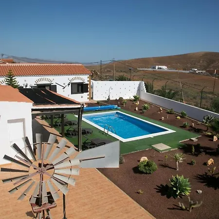 Villa With 4 Bedrooms In Las Palmas With Wonderful Mountain View Private Pool Enclosed Garden 20 Km From The Beach