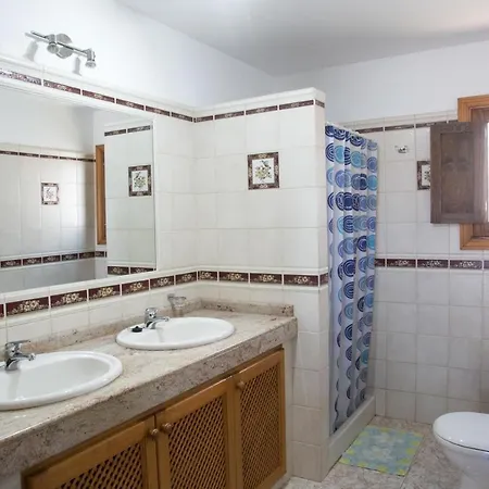 Villa With 4 Bedrooms In Las Palmas With Wonderful Mountain View Private Pool Enclosed Garden 20 Km From The Beach *
